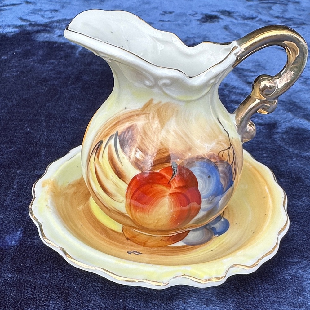 Vintg 50s-60s Enesco Japan, Banana, Apple, Grapes Pitcher & Bowl Set w/Gold Trim